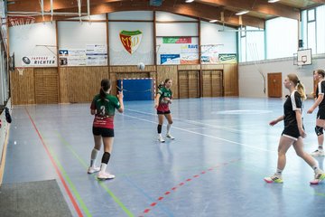 Bild 293 - wBJ HSG Kremperheide/Muensterdorf - HSG Joerl-Doppeleiche Vioel : Ergebnis: 34:23